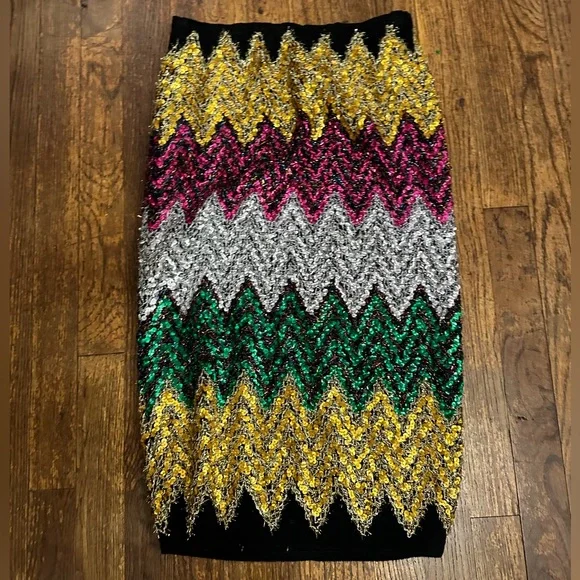 BNWT, Zara Black Knit Colorful Sequin Pencil Skirt, Size M - Picture 4 of 8